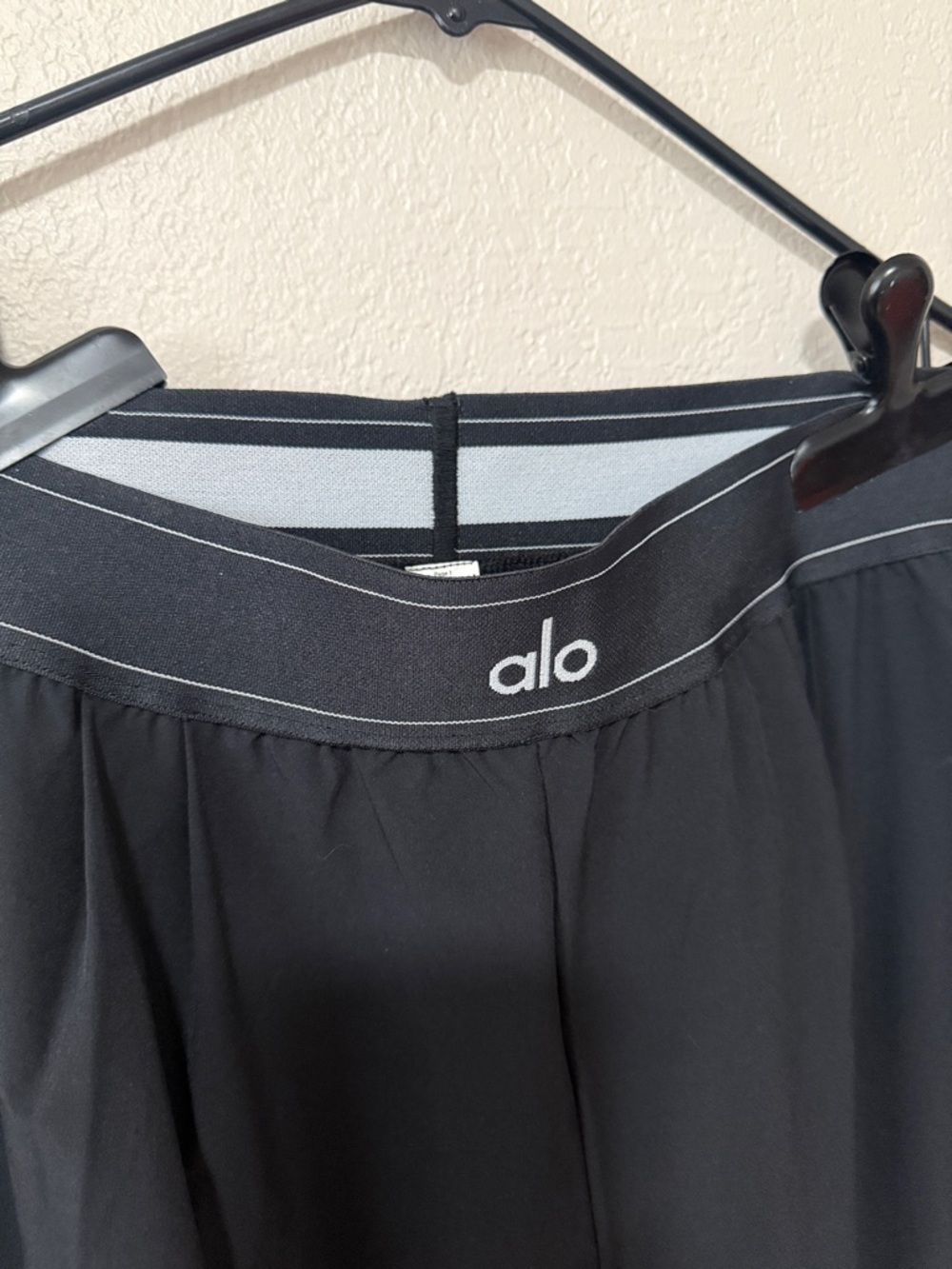 ALO Yoga Black Wide-Leg Pants - Picture 3 of 4